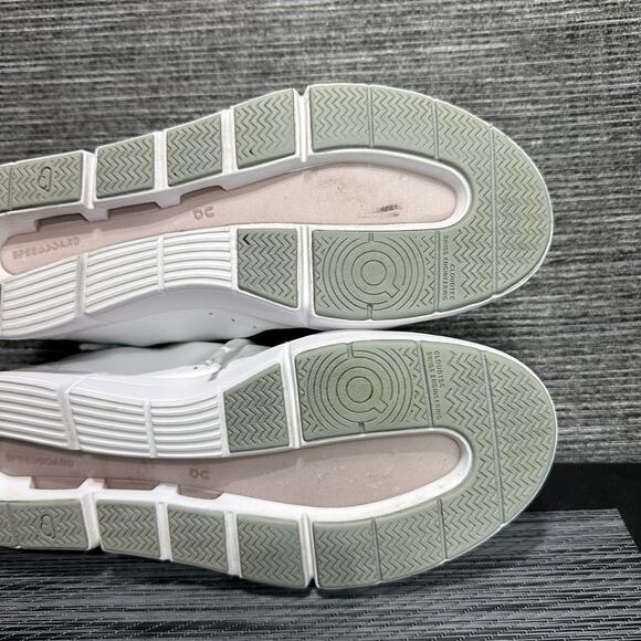 On Cloud Shoes White Leather On The Roger Advantage Low 48.99454 Womens 10 - Picture 15 of 15